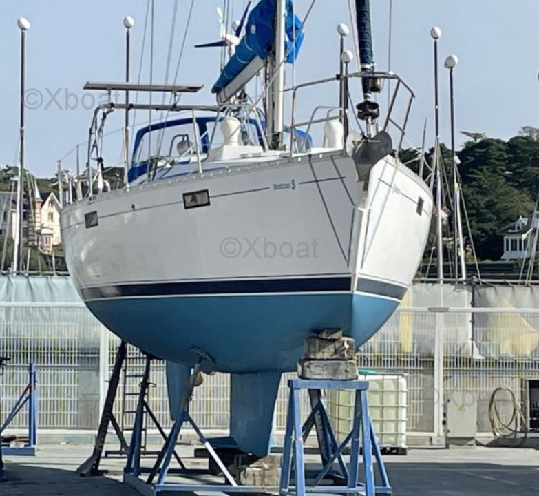 Sailboat used OCEANIS 390