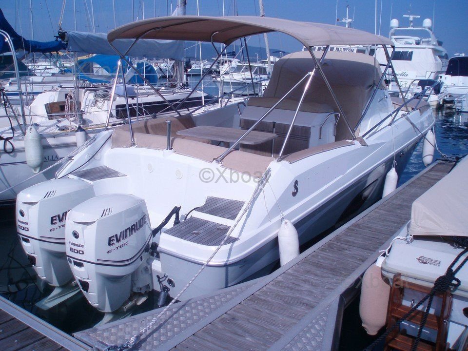 Used Motorboat of shipyard BENETEAU, Model FLYER 850 SUNDECK from 2009 ...