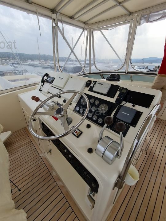 Yacht used HATTERAS 50 CONVERTIBLE