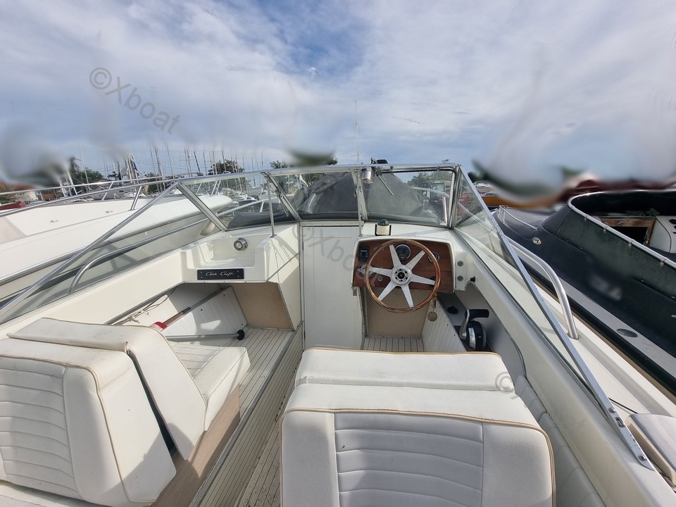 Yacht used CHRIS CRAFT LANCER 23