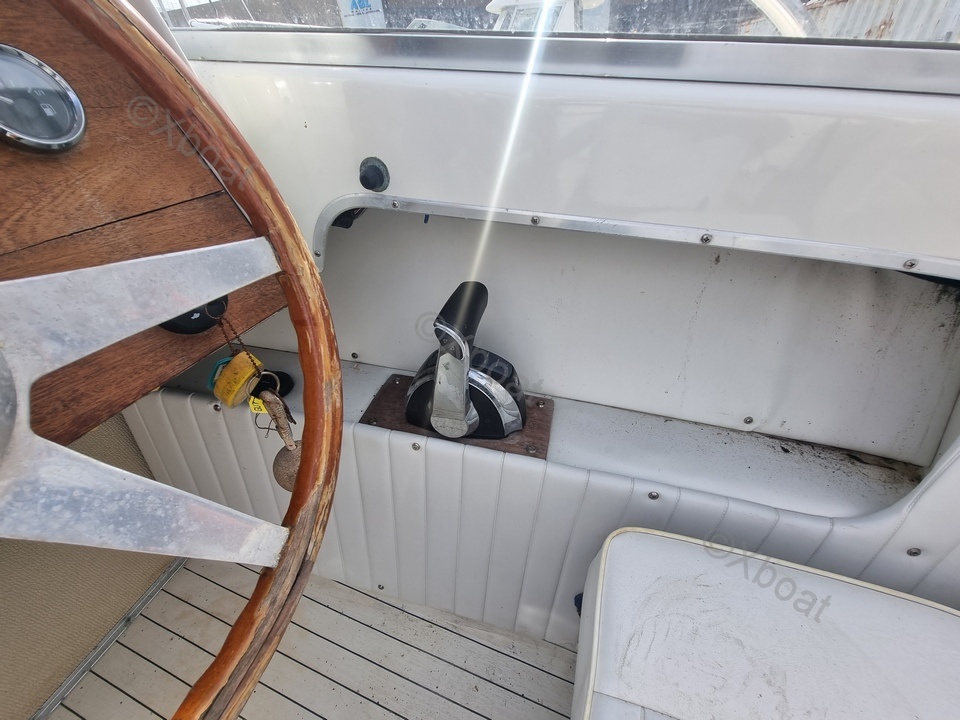 Yacht used CHRIS CRAFT LANCER 23