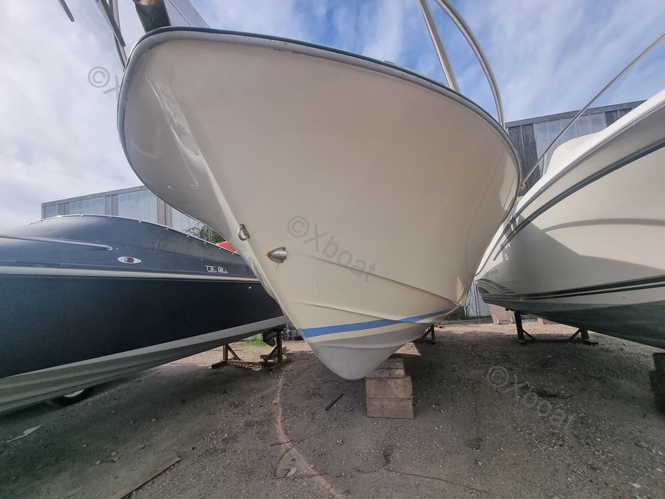 Yacht used CHRIS CRAFT LANCER 23