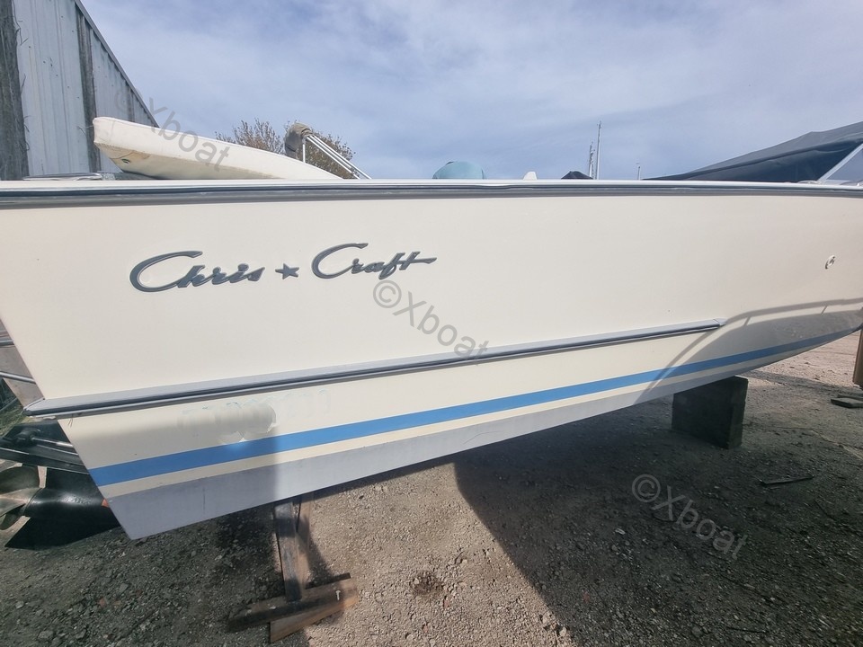 Yacht used CHRIS CRAFT LANCER 23