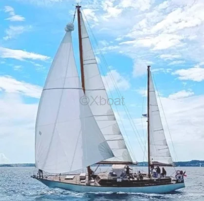 KETCH CLASSIC BOAT