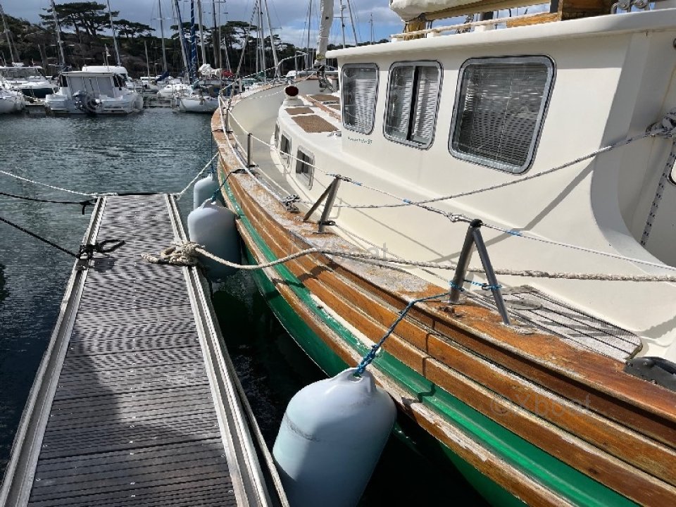 Sailboat used FAIRWAYS FISHER 37