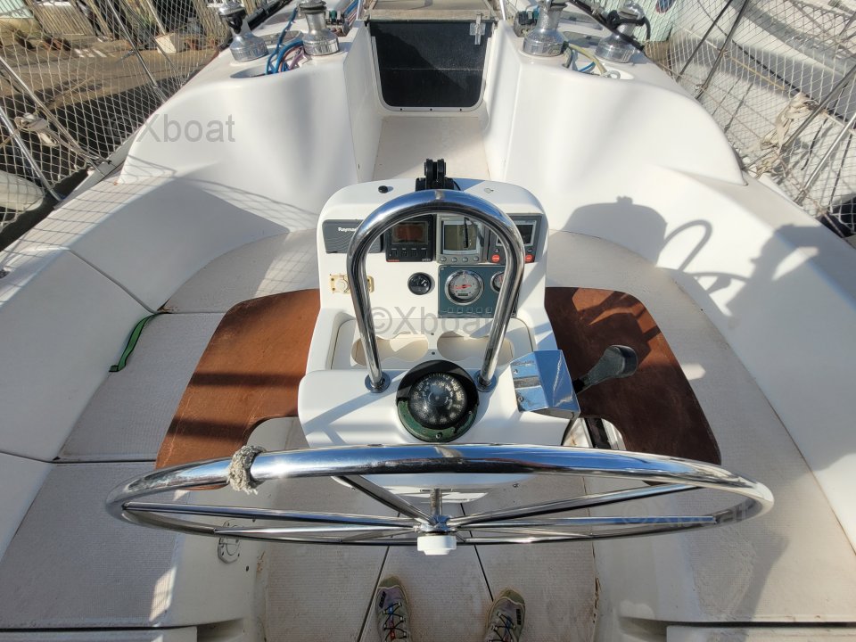 Sailboat used HUNTER 37.6