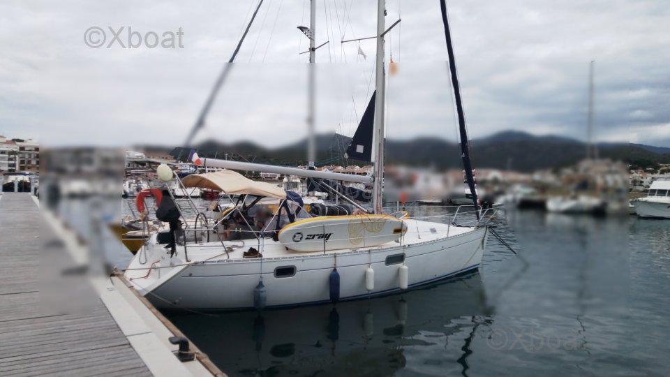 Sailboat used OCEANIS 351