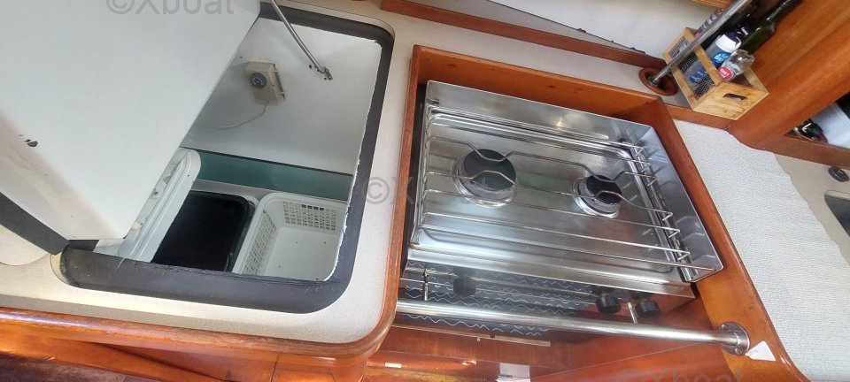 Sailboat used OCEANIS 351 frigo