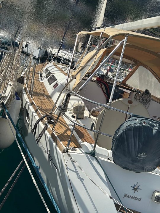 Sailboat used SUN ODYSSEY 42I