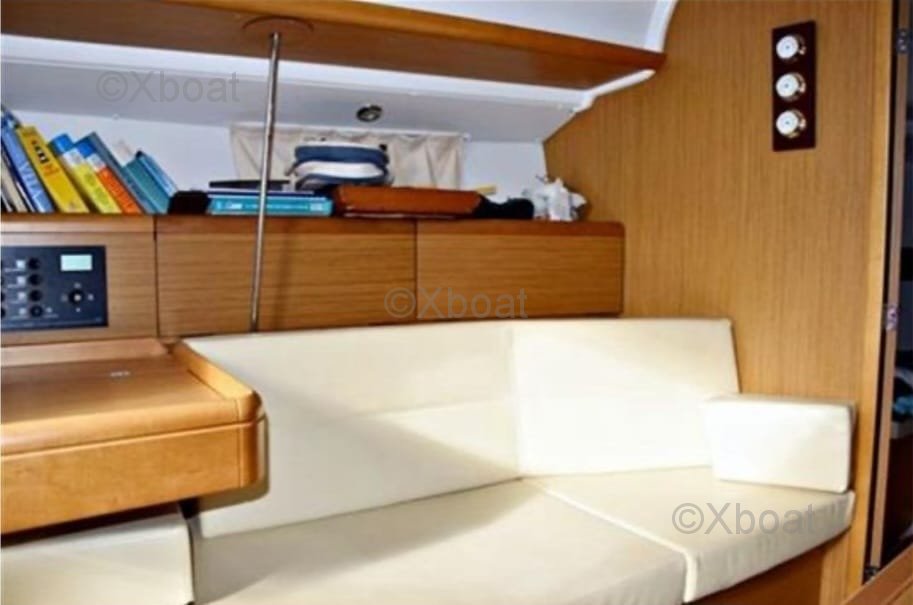 Sailboat used SUN ODYSSEY 42I