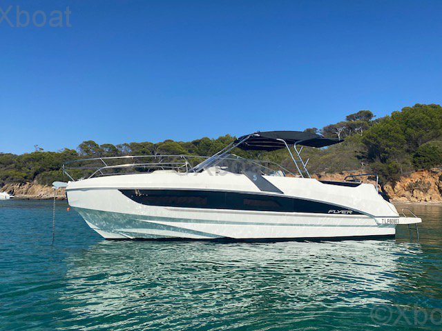 Yacht used FLYER 8.8 SUNDECK