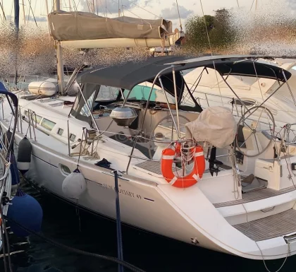 Sailboat Sun Odyssey 49i