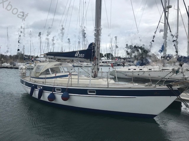 Sailboat used HALLBERG RASSY 352